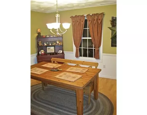 76 Ethan St, Warwick, RI 02888 photo 8