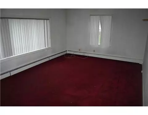 10 Sidney Ave, Woonsocket, RI 02895 photo 4