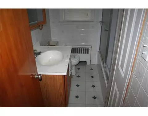 10 Sidney Ave, Woonsocket, RI 02895 photo 6