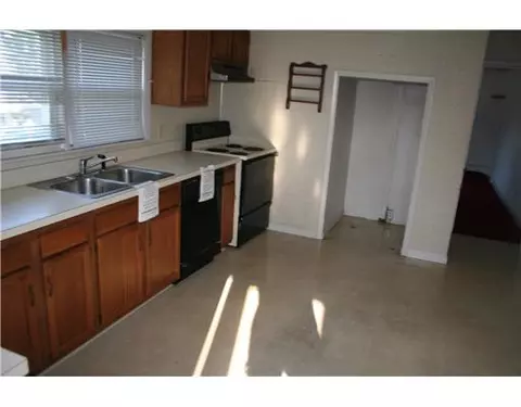 10 Sidney Ave, Woonsocket, RI 02895 photo 3