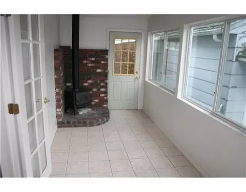 10 Sidney Ave, Woonsocket, RI 02895 photo 2