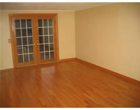 217 Walnut Hill Rd, Woonsocket, RI 02895 photo 2