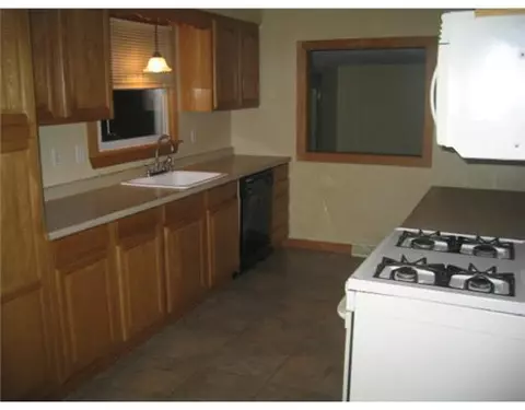 217 Walnut Hill Rd, Woonsocket, RI 02895 photo 3