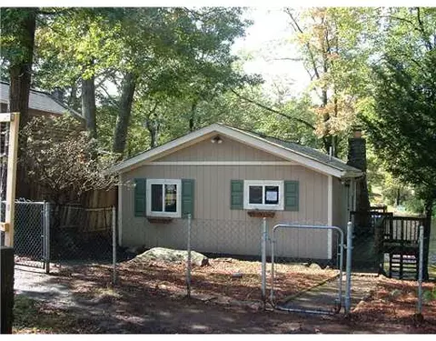 140 Echo Rd, Glocester, RI 02814 photo 1