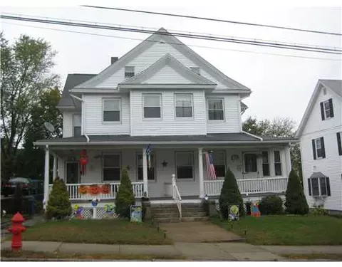 413 Summer St, Woonsocket, RI 02895 photo 1