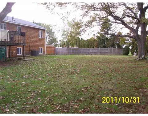 77 Brook Spring Dr, Warwick, RI 02889 photo 2