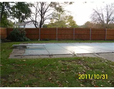 77 Brook Spring Dr, Warwick, RI 02889 photo 3
