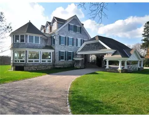 5 Ninigret Ave, Westerly, RI 02891 photo 1