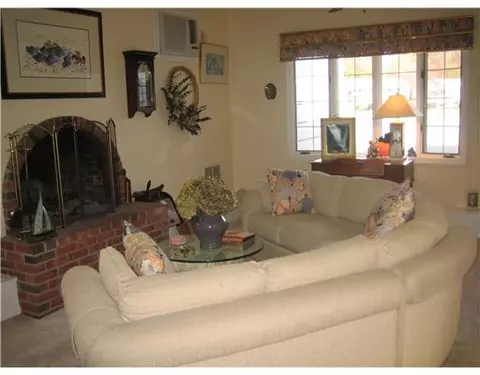 280 Douglas Rd, Warwick, RI 02886 photo 9