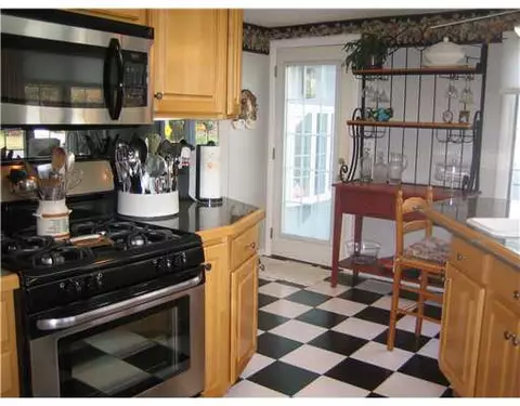 280 Douglas Rd, Warwick, RI 02886 photo 5