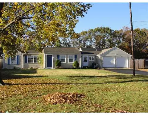 281 Maple St, Warwick, RI 02888 photo 2