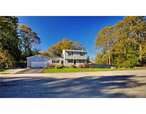 31 Verdant Ln, Warwick, RI 02886 photo 2