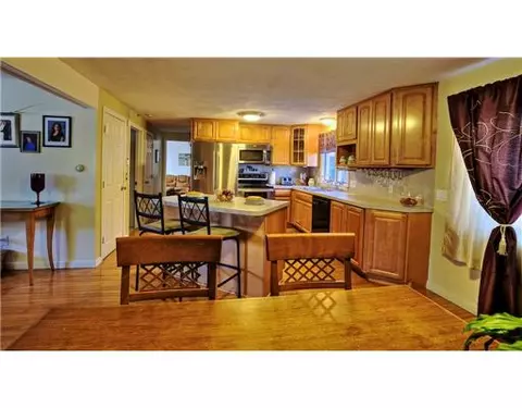 31 Verdant Ln, Warwick, RI 02886 photo 4