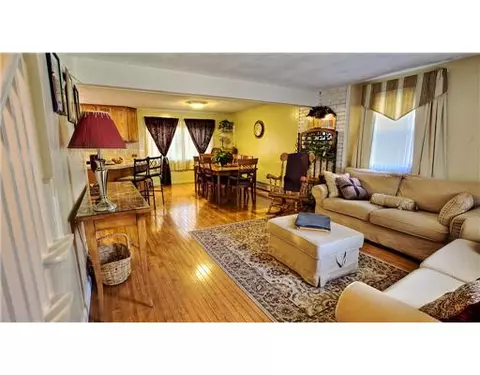 31 Verdant Ln, Warwick, RI 02886 photo 6