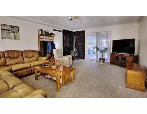 31 Verdant Ln, Warwick, RI 02886 photo 9