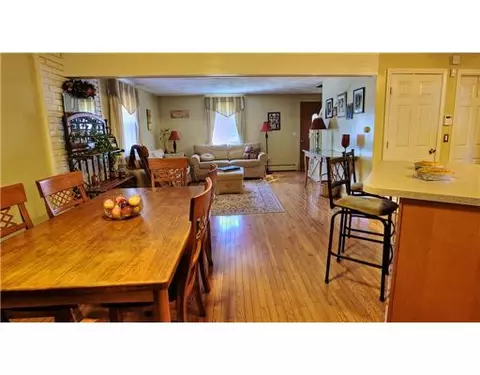 31 Verdant Ln, Warwick, RI 02886 photo 5