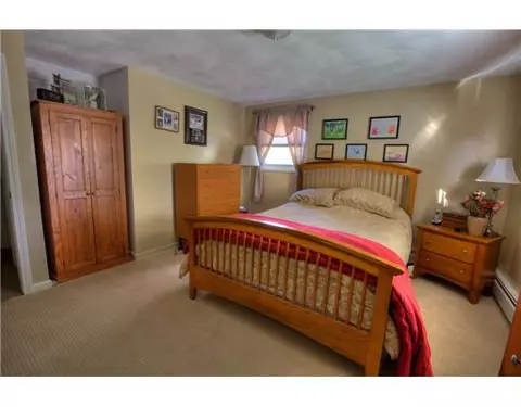 31 Verdant Ln, Warwick, RI 02886 photo 7