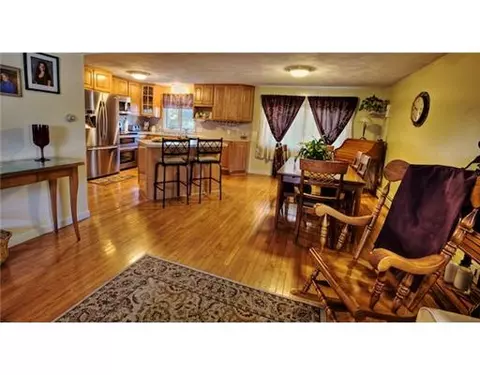 31 Verdant Ln, Warwick, RI 02886 photo 3