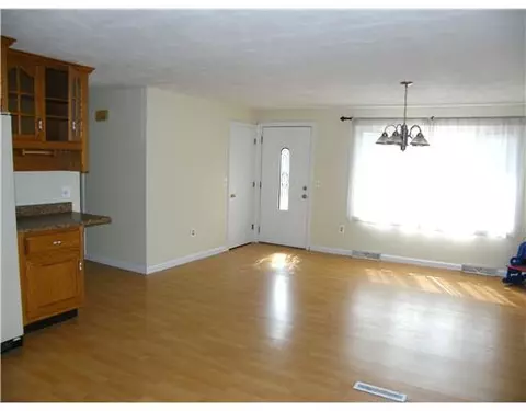 101 Stanmore Rd, Warwick, RI 02889 photo 3