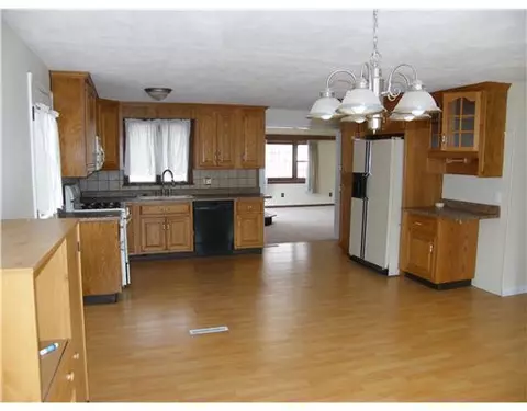 101 Stanmore Rd, Warwick, RI 02889 photo 4