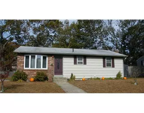 101 Stanmore Rd, Warwick, RI 02889 photo 1