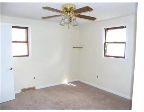 101 Stanmore Rd, Warwick, RI 02889 photo 8