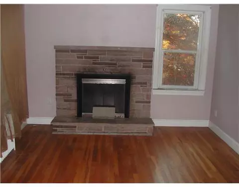 472 Ballou St, Woonsocket, RI 02895 photo 4