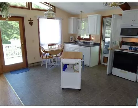 66 Pinecrest Dr, Exeter, RI 02822 photo 6