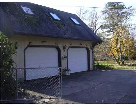 240 Tarkiln Rd, Glocester, RI 02814 photo 5