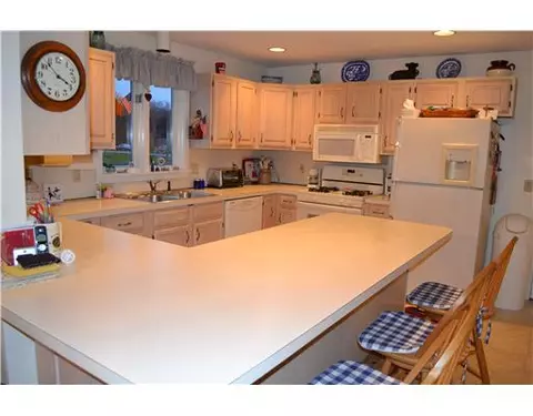 57 Asylum Rd, Warren, RI 02885 photo 10