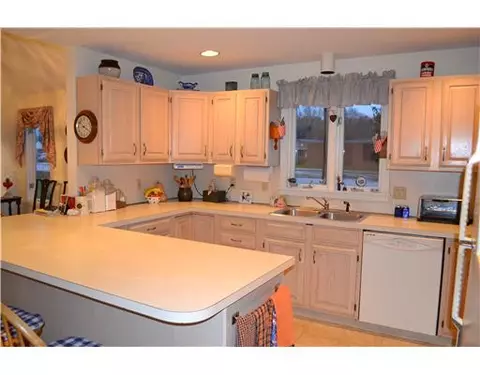57 Asylum Rd, Warren, RI 02885 photo 11