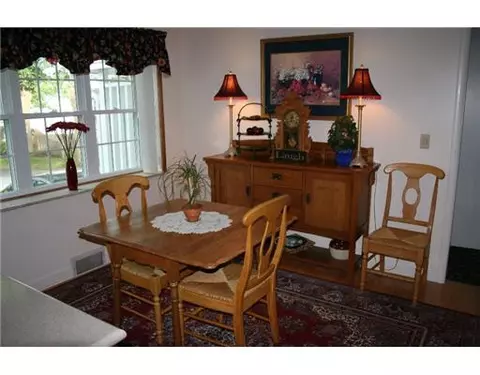 36 State St, Woonsocket, RI 02895 photo 3