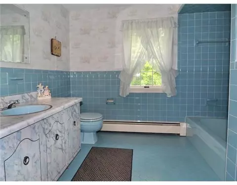 82 Beacon Ave, Warwick, RI 02889 photo 10
