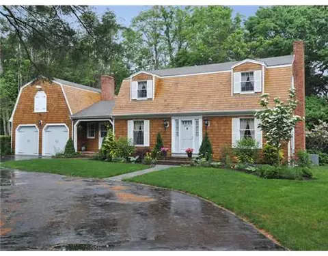 82 Beacon Ave, Warwick, RI 02889 photo 1