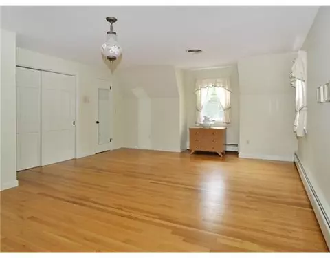 82 Beacon Ave, Warwick, RI 02889 photo 5