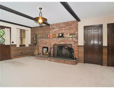 82 Beacon Ave, Warwick, RI 02889 photo 3