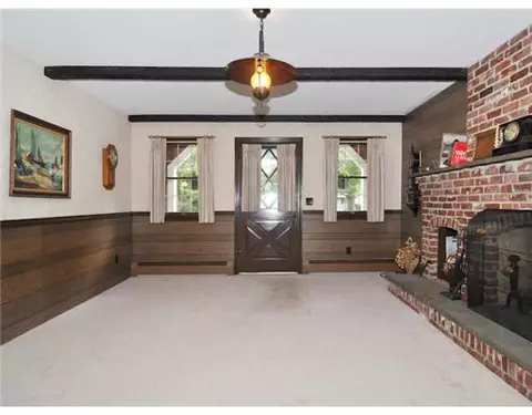 82 Beacon Ave, Warwick, RI 02889 photo 13