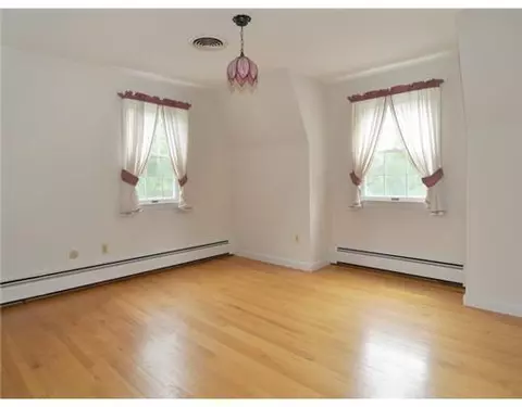 82 Beacon Ave, Warwick, RI 02889 photo 9