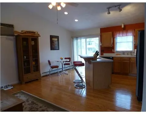 111 Lakeview Dr, Glocester, RI 02814 photo 4