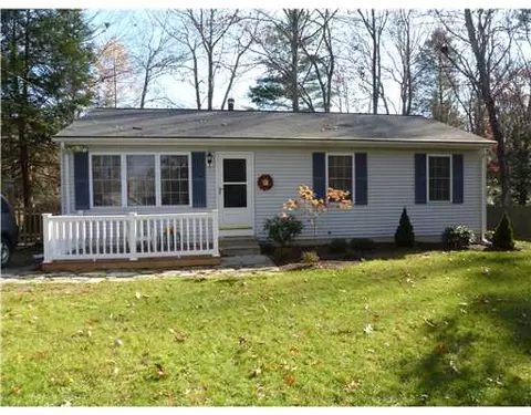 111 Lakeview Dr, Glocester, RI 02814 photo 1