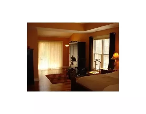 38 Pleasant St, Mendon, MA 01756 photo 6
