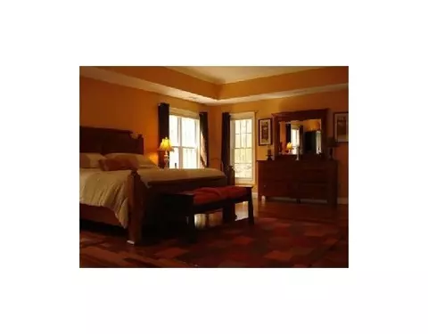 38 Pleasant St, Mendon, MA 01756 photo 7