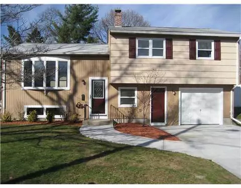 7 Joelle Ct, Warwick, RI 02889 photo 1