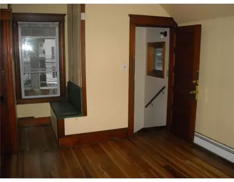 24 Knight St, Woonsocket, RI 02895 photo 5