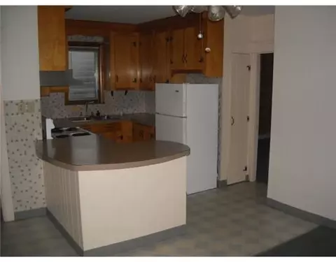 24 Knight St, Woonsocket, RI 02895 photo 8