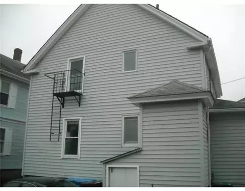 24 Knight St, Woonsocket, RI 02895 photo 2