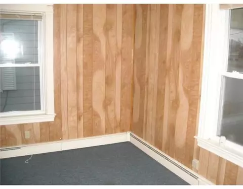 24 Knight St, Woonsocket, RI 02895 photo 6