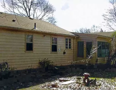 23 Leslie Rd, Warwick, RI 02888 photo 3