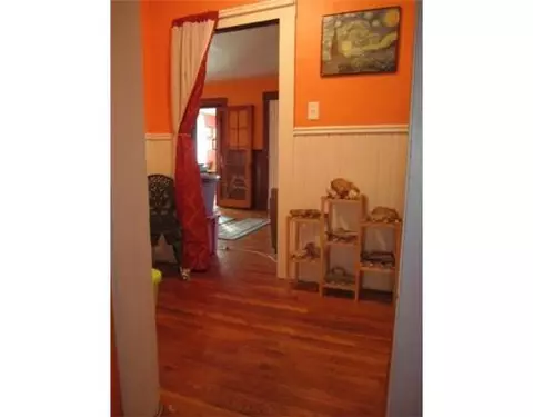 49 E St, Bristol, RI 02809 photo 9