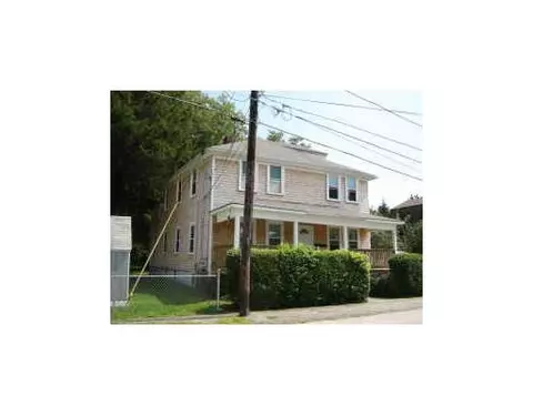 49 E St, Bristol, RI 02809 photo 1